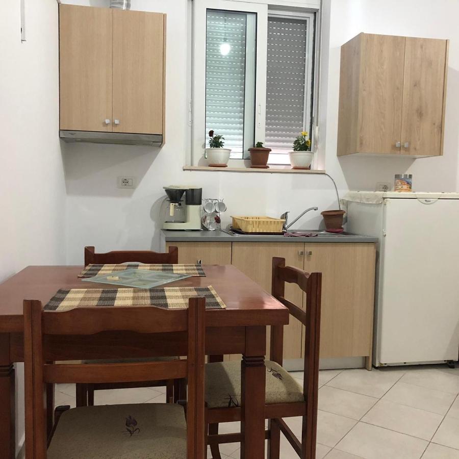 Mary'S Apartment Саранде Екстериор снимка